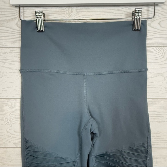 ALO Yoga Moto Leggings Gray/Blue Size Small - Picture 6 of 10